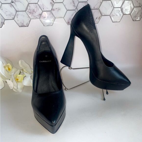 GORGEOUS!!❤️🔥❤️Carrano Sleek & Sexy Black Flared Heels - Picture 1 of 14